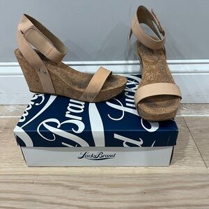 Lucky McDowell Brand Beige Wedge Sandals 8.5